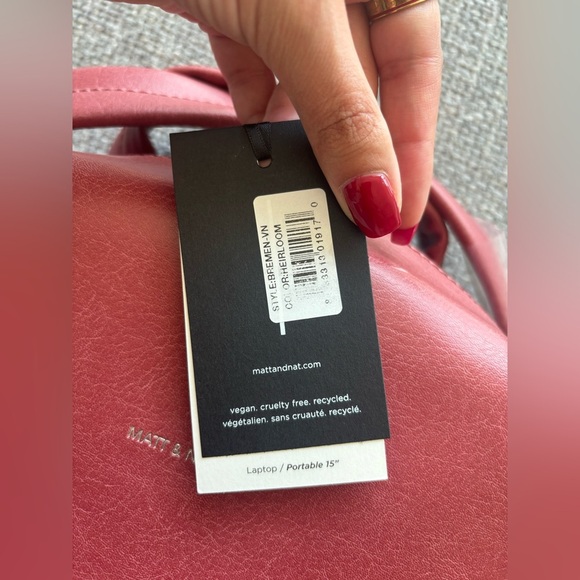 Matt & Nat Bremen Vegan Leather Backpack Heirloom Red – Brand New Sealed - Picture 8 of 13